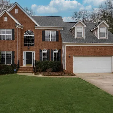 Fantastic With Fire Pit And Barbecue In Charlotte, North Carolina Holiday home *