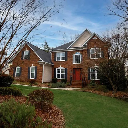 Holiday home Fantastic With Fire Pit And Barbecue In Charlotte, North Carolina *