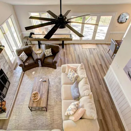 Embrace Nature In Lakefront With Fire Pit In Charlotte, North Carolina *