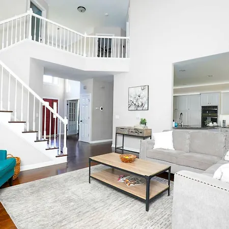 Fantastic With Fire Pit And Barbecue In Charlotte, North Carolina Holiday home Charlotte