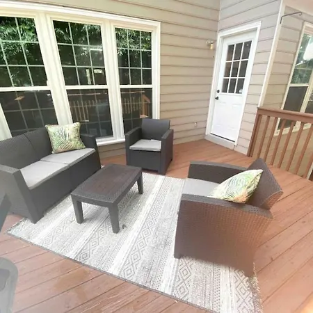 Holiday home Disconnect At With Great Surroundings In Charlotte, North Carolina Charlotte