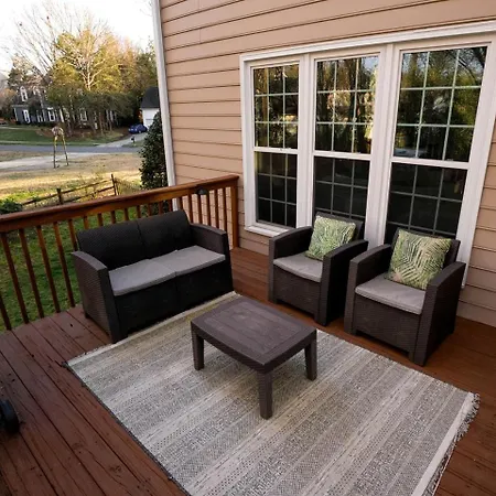 Holiday home Disconnect At With Great Surroundings In Charlotte, North Carolina