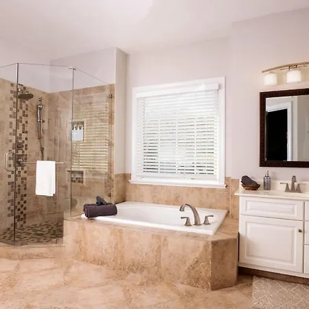 Holiday home Fantastic With Fire Pit And Barbecue In Charlotte, North Carolina Charlotte