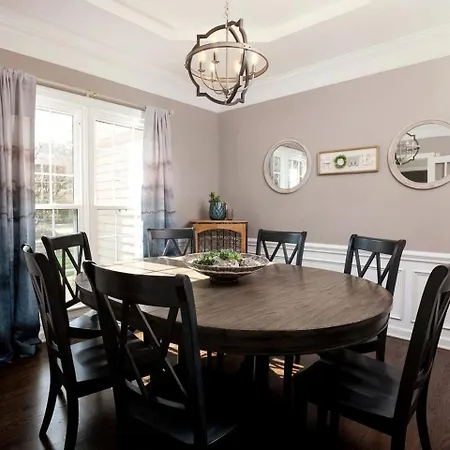 Fantastic With Fire Pit And Barbecue In Charlotte, North Carolina Holiday home