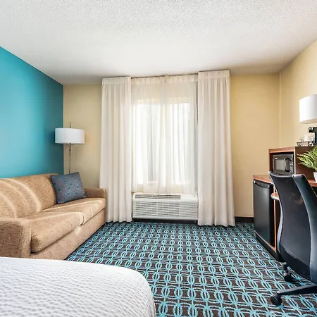 Fairfield Northlake Hotel 3*
