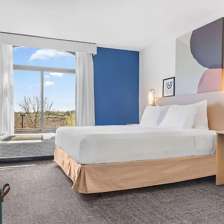 Spark By Hilton Tyvola I-77 Charlotte
