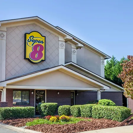 Super 8 By Wyndham Charlotte/amusement Park Area