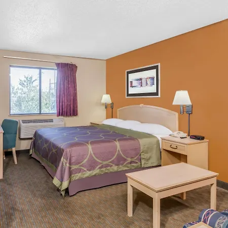 Super 8 By Wyndham Charlotte/amusement Park Area Charlotte