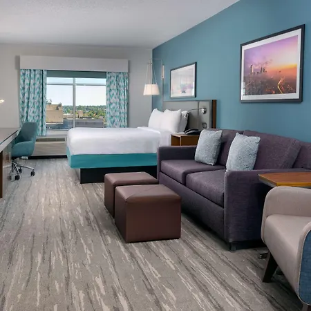 Hilton Garden Uptown Hotel 3*