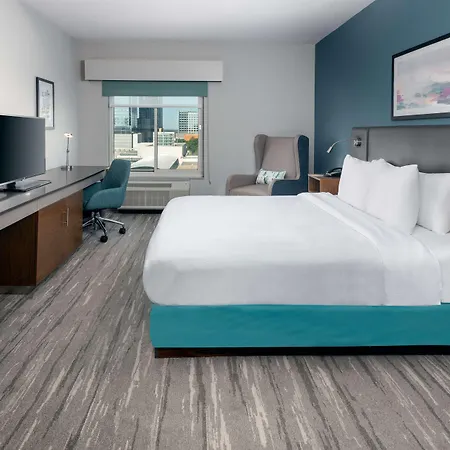 Hilton Garden Uptown Hotel
