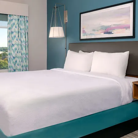 Hilton Garden Uptown Hotel