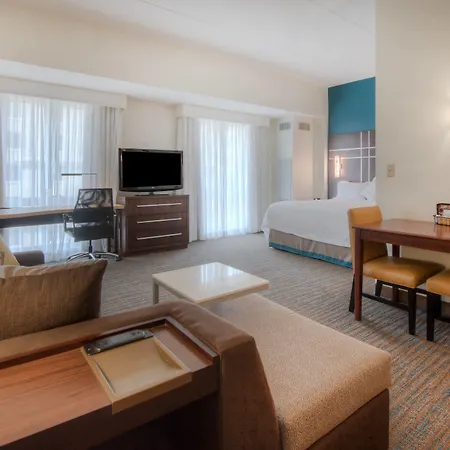 Uptown 3*