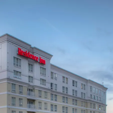 Uptown Hotel 3*