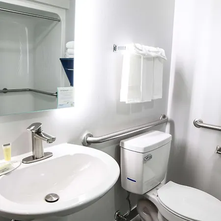 Microtel & By Wyndham Charlotte/northlake 2* Charlotte