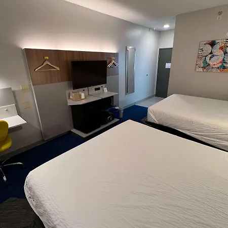 Microtel & By Wyndham Charlotte/northlake