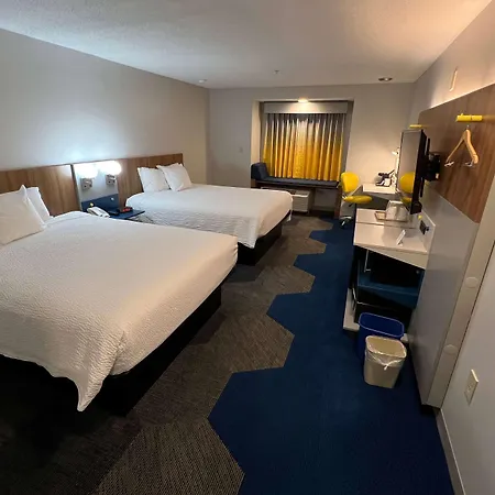 Microtel & By Wyndham Charlotte/northlake Hotel