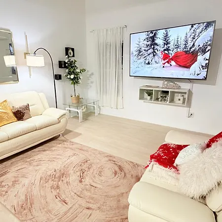 Holiday home Christmas 3br , King And Queen Beds , Uptown