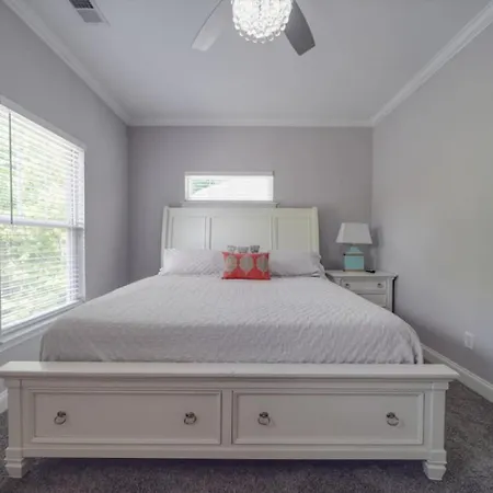 Getaway Near Center Centrally Located In Clt Holiday home Charlotte