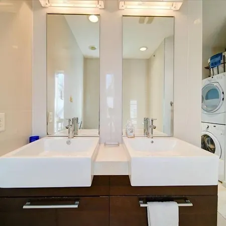 Modern 1br Stylish Near Uptown Clt Holiday home *