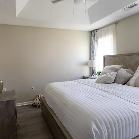 10 Mins To Uptown 1 King, 2 Queenbeds Holiday home Charlotte