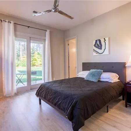 Scandinavian Style At Sugar Creek Park Holiday home