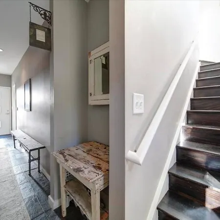 Modern 1br Stylish Near Uptown Clt Holiday home *