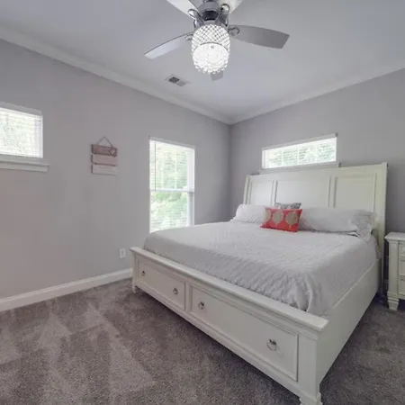 Getaway Near Center Centrally Located In Clt