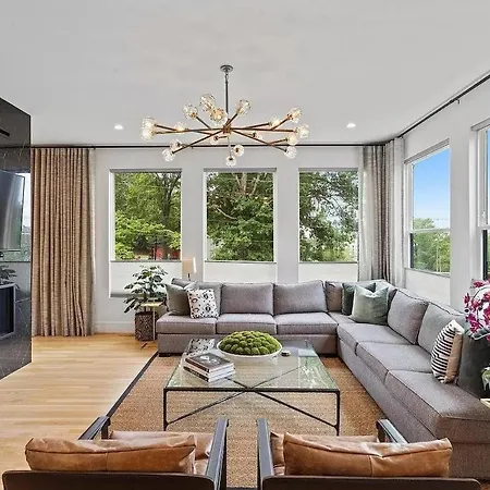 Maison Noda Uptown Skyline Views, Gym Sleeps 14 * Charlotte