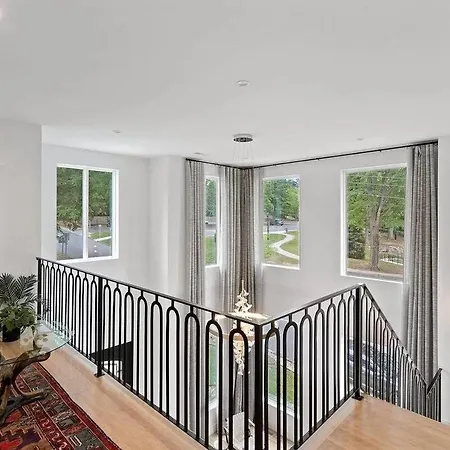 Maison Noda Uptown Skyline Views, Gym Sleeps 14