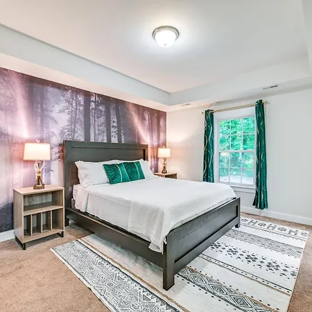 3bd House W/quiet Living, Access: 6mi To Dtwn * Charlotte