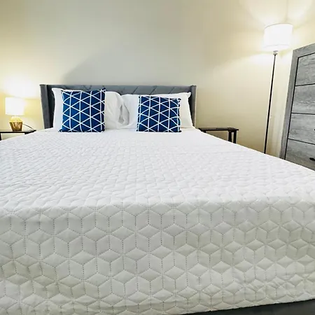 Comfort Escape, In With Shared Common Spaces Homestay Charlotte