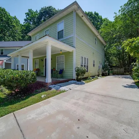 Getaway Near Center Centrally Located In Clt Holiday home *