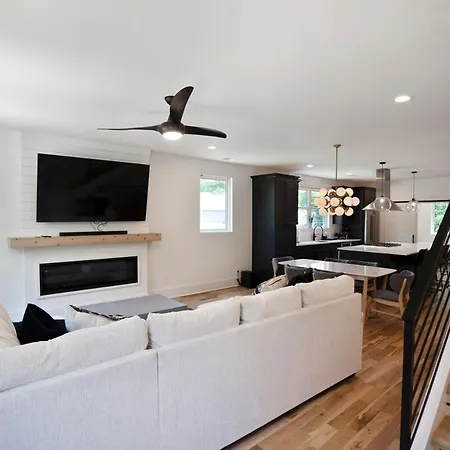 Luxury Build - King Beds - Minutes To Uptown *