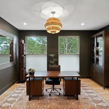 Maison Noda Uptown Skyline Views, Gym Sleeps 14 Charlotte