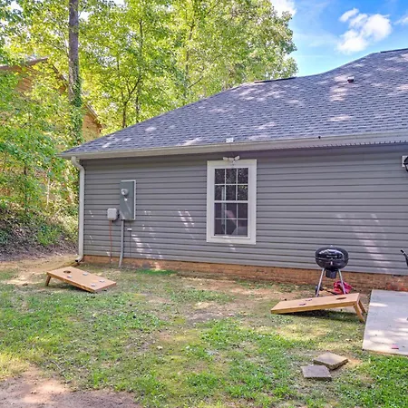 3bd House W/quiet Living, Access: 6mi To Dtwn *