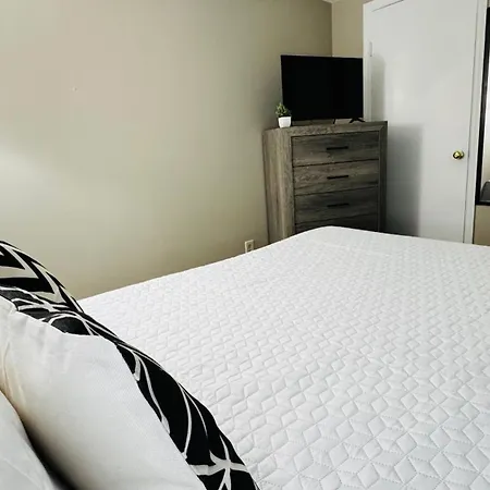 Comfort Escape, In With Shared Common Spaces * Charlotte