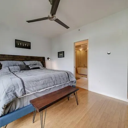 Holiday home Sophisticated 3-story In Wesley Heights