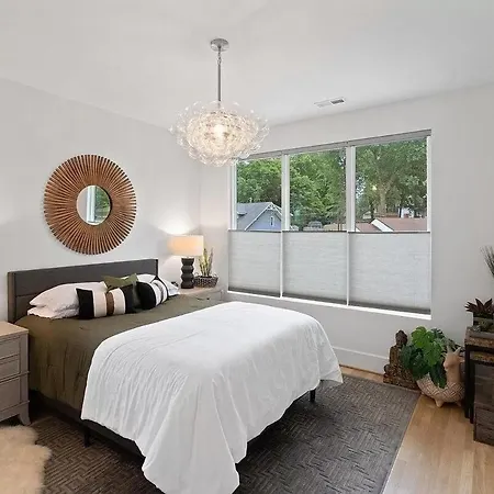 Maison Noda Uptown Skyline Views, Gym Sleeps 14 * Charlotte