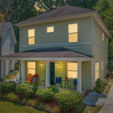 Getaway Near Center Centrally Located In Clt Holiday home