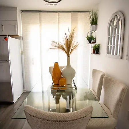 10 Mins To Uptown 1 King, 2 Queenbeds Holiday home Charlotte