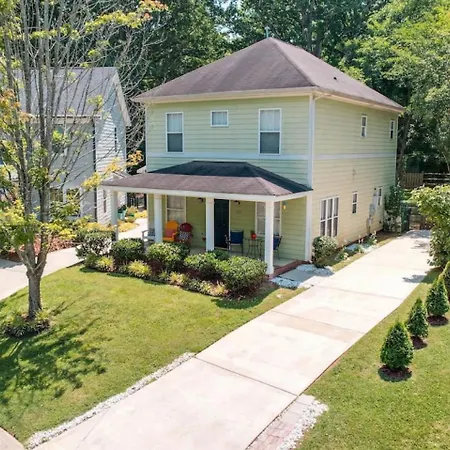 Getaway Near Center Centrally Located In Clt Holiday home *