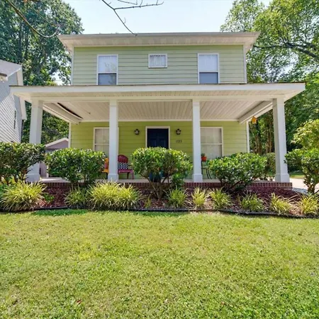 Getaway Near Center Centrally Located In Clt Holiday home