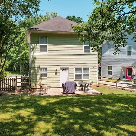 Getaway Near Center Centrally Located In Clt Holiday home