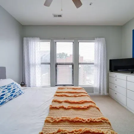The Nest - Southend - Rooftop Terrace - Light Rail Apartment *