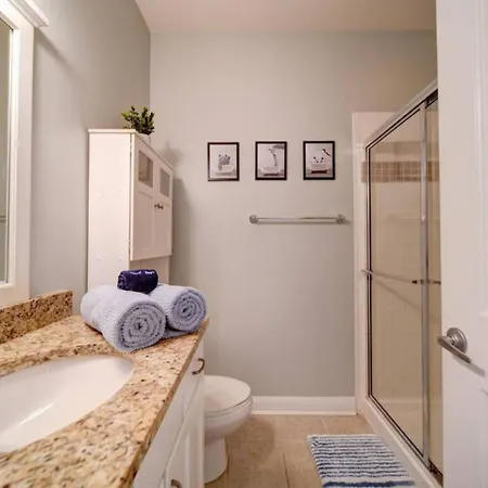 The Nest - Southend - Rooftop Terrace - Light Rail Apartment Charlotte