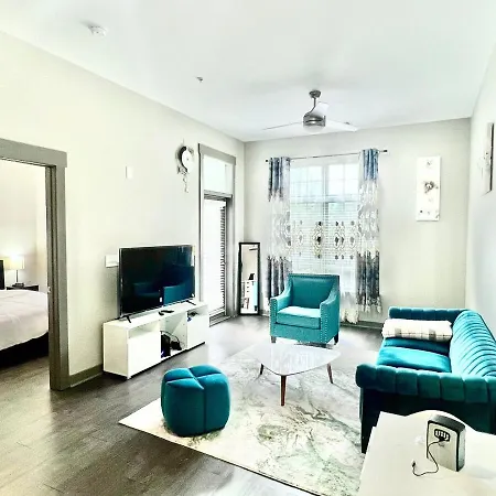 Peaceful Place Uptown Retreat, Vacation Spot Apartment