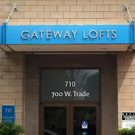 20 Ft Floor-to-ceiling Views, Sauna & Red Lt Apartment Charlotte