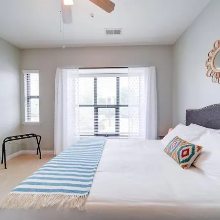 The Nest - Southend - Rooftop Terrace - Light Rail * Charlotte