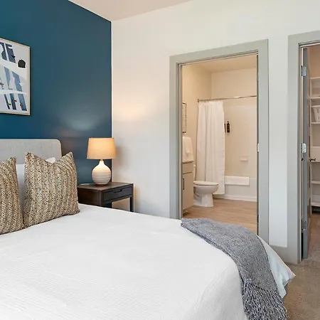 Landing - Newell South Apartment Charlotte