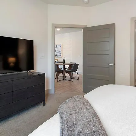 Landing - Newell South Apartment Charlotte